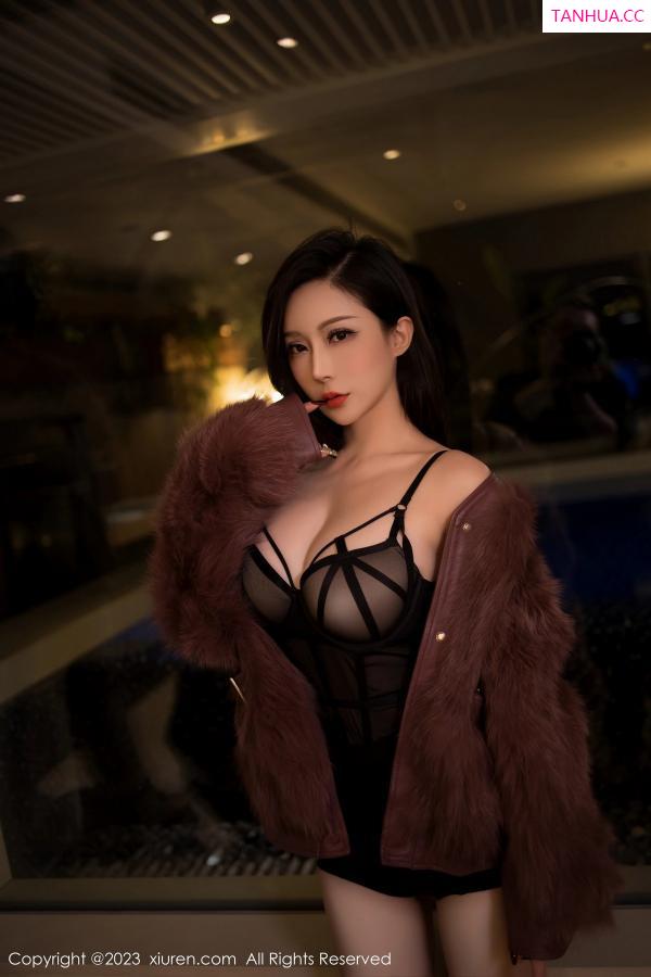   [XiuRen]高清写真图 2023.06.14 No.6908 大琪琪Emily 黑丝美腿第22张图片